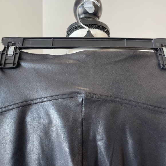 Spanx size medium leggings work out support layer athleisure shapewear black EUC - Picture 8 of 8